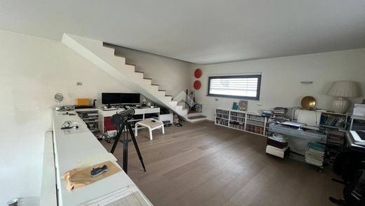 Villa a Novate Milanese, Milano