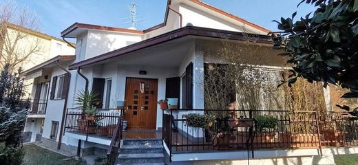 ﻓﻴﻼ ﻓﻲ Lodi, Provincia di Lodi