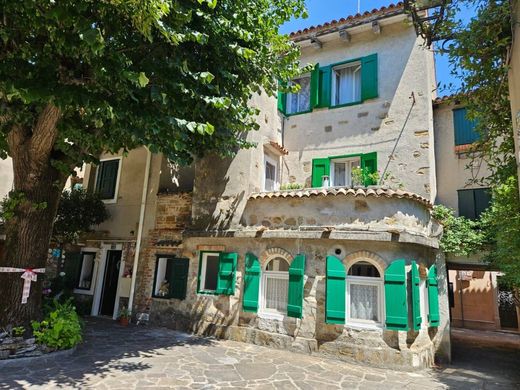 别墅  Grado, 戈里齐亚省