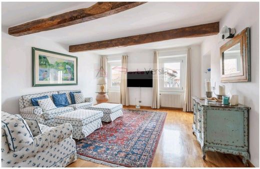 Apartment / Etagenwohnung in Forte dei Marmi, Provincia di Lucca