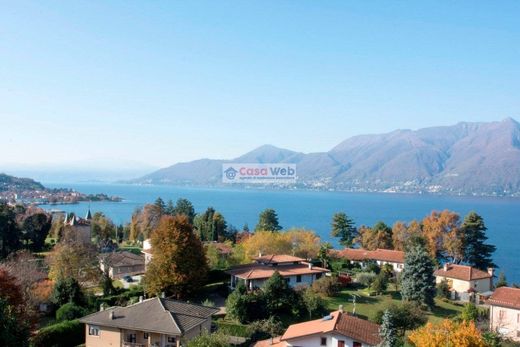 Villa a Luino, Varese
