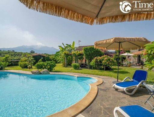 Вилла, Acireale, Catania