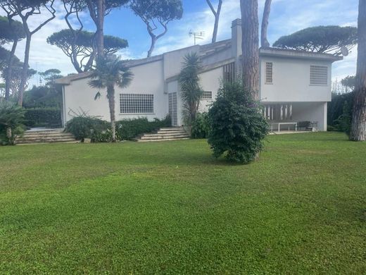Villa in Fiumicino, Rome