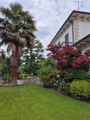 Villa - Desenzano del Garda, Provincia di Brescia