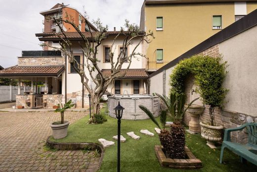 Villa a Cinisello Balsamo, Milano