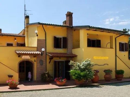 Country House in Palaia, Pisa