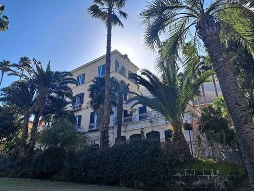 Apartment in Castellammare di Stabia, Naples