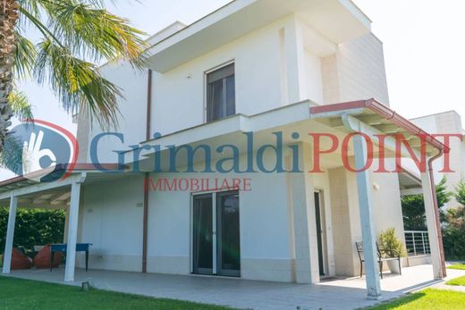 Βίλα σε Luppiu, Provincia di Lecce