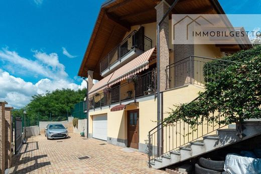 Villa in San Gillio, Turin