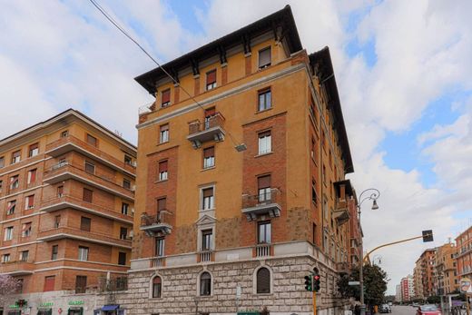 Apartment / Etagenwohnung in Rom, Latium