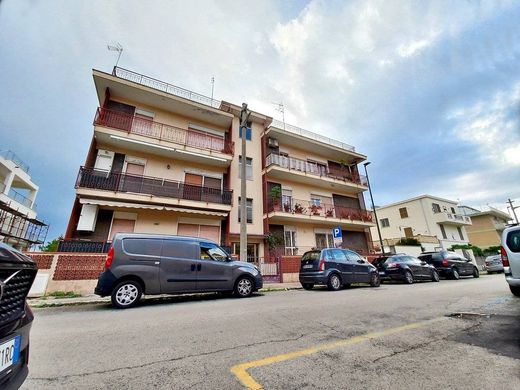 Apartment / Etagenwohnung in Gaeta, Provincia di Latina