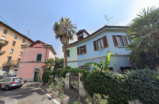 Villa a Milano, Lombardia