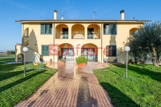 Landhuis in Vecchiano-Nodica, Province of Pisa