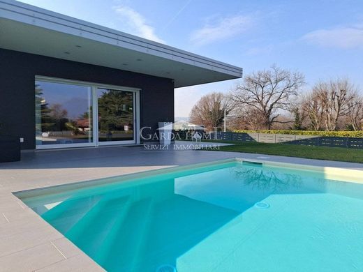 Вилла, Manerba del Garda, Provincia di Brescia