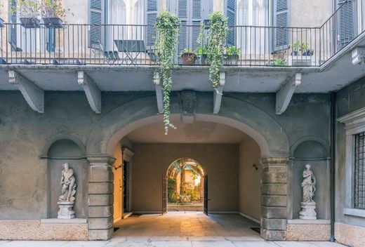 Apartment / Etagenwohnung in Verona, Provincia di Verona