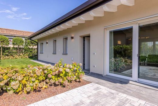 Villa en Castelnuovo del Garda, Provincia di Verona