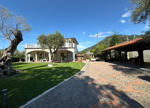 Villa in Carrara, Provincia di Massa-Carrara