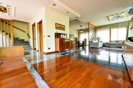 ‏וילה ב  רומא, Lazio