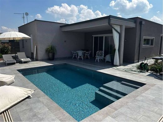 Вилла, Gossolengo, Provincia di Piacenza