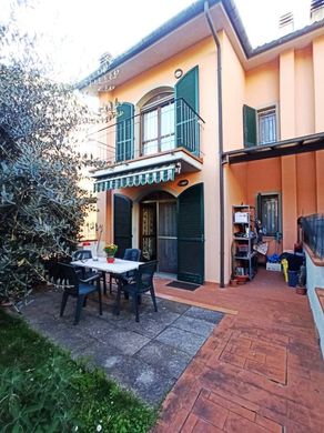 Luxe woning in Campi Bisenzio, Province of Florence