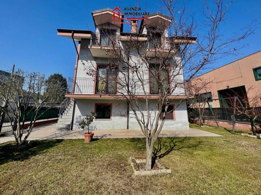 Villa in San Mauro Torinese, Turin