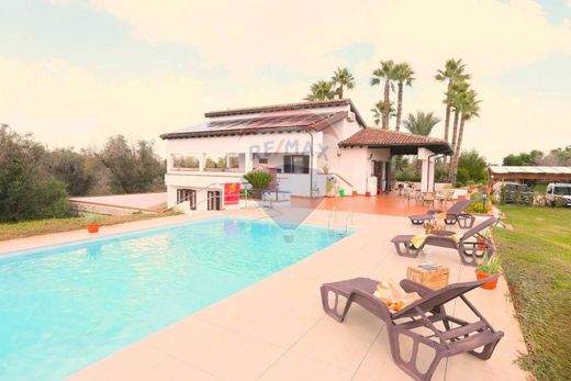 Villa - Tuglie, Provincia di Lecce