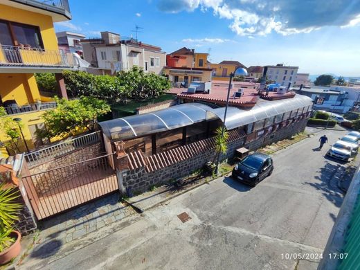 San Sebastiano al Vesuvio, Napoliのヴィラ