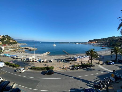 Santa Margherita Ligure, Provincia di Genovaのアパートメント