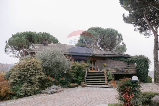 别墅  Bulciago, 莱科省