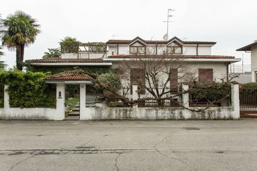 Villa à Trezzano sul Naviglio, Milan