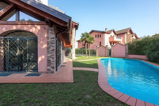 Βίλα σε Abbiategrasso, Città metropolitana di Milano