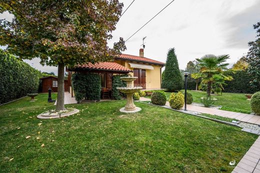 Apartment in Granarolo dell'Emilia e Viadagola, Bologna