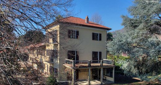 Country House in Pecetto, Turin