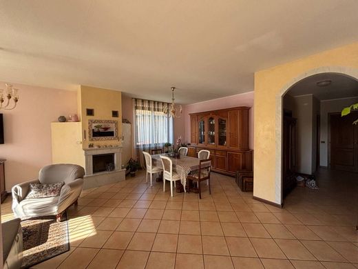 Willa w Cernusco sul Naviglio, Città metropolitana di Milano