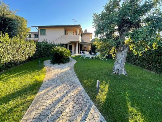 Appartement in Follonica, Provincia di Grosseto