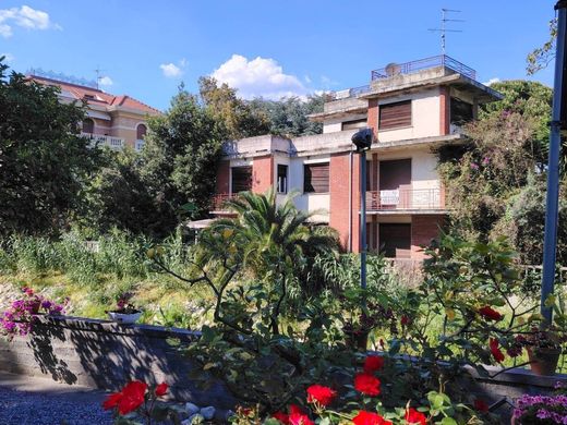Villa a Loano, Savona