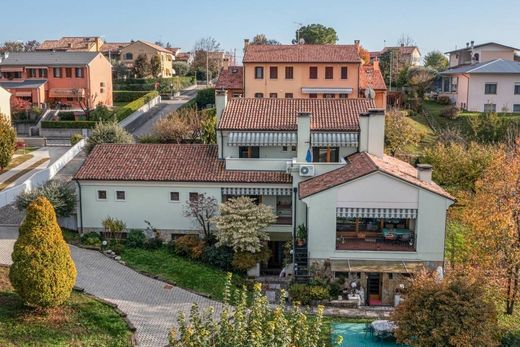 Villa Colle Umberto, Treviso ilçesinde