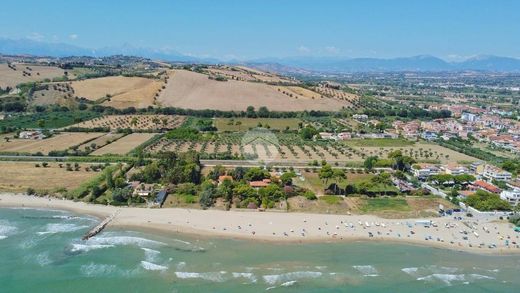 Villa in Roseto degli Abruzzi, Provincia di Teramo