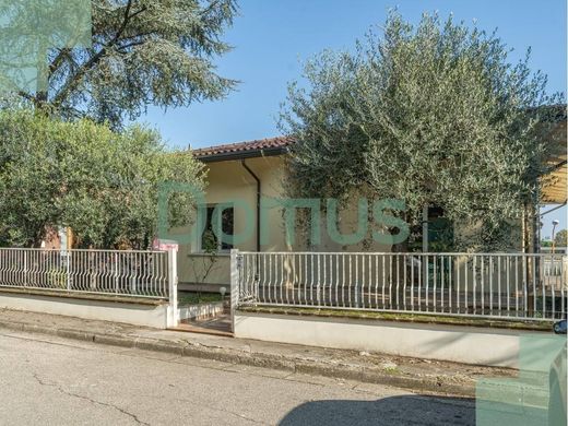 Villa in Cesena, Provincia di Forlì-Cesena
