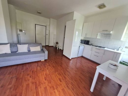 Apartment / Etagenwohnung in Mailand, Lombardei