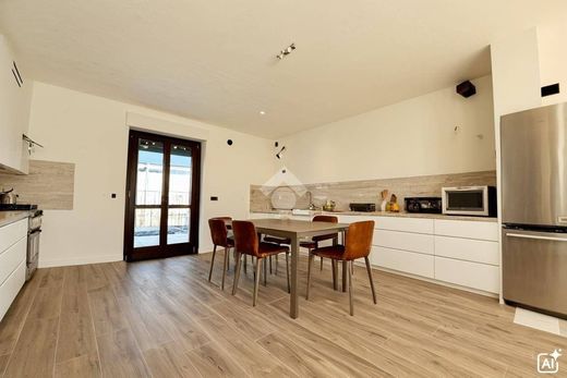 ﻓﻴﻼ ﻓﻲ La Loggia, Torino