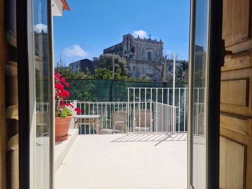 Apartment / Etagenwohnung in Piano di Sorrento, Neapel