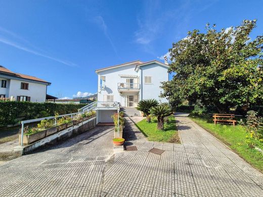 Villa a Salerno, Campania