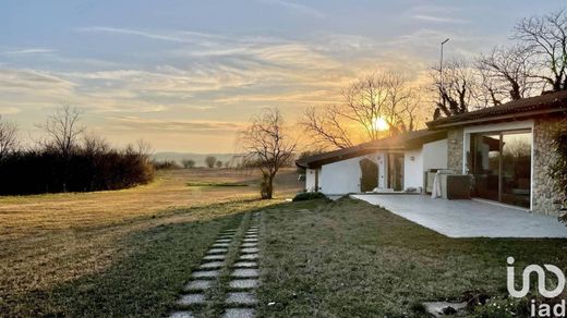 Villa in Monzambano, Province of Mantua