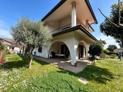 Villa a Gorla Maggiore, Varese