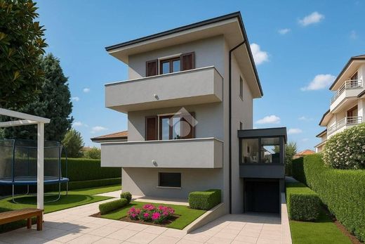 빌라 / Paderno Dugnano, Città metropolitana di Milano