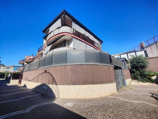 Вилла, Cardito, Napoli