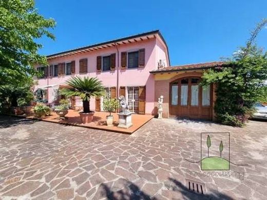 Villa in Cascina, Pisa