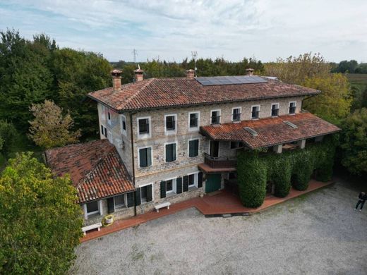 Villa a Valvasone, Pordenone