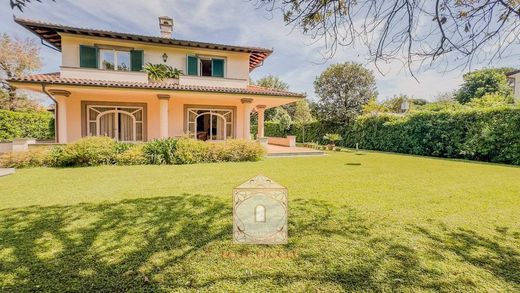 Villa à Forte dei Marmi, Lucques
